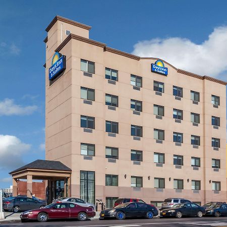 Days Inn & Suites By Wyndham Jamaica Jfk Airport Ню Йорк Екстериор снимка